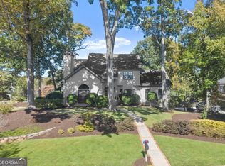 905 Forest Pond Dr, Marietta, GA 30068