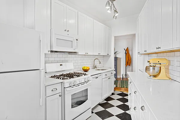 Sold by Douglas Elliman | media 8