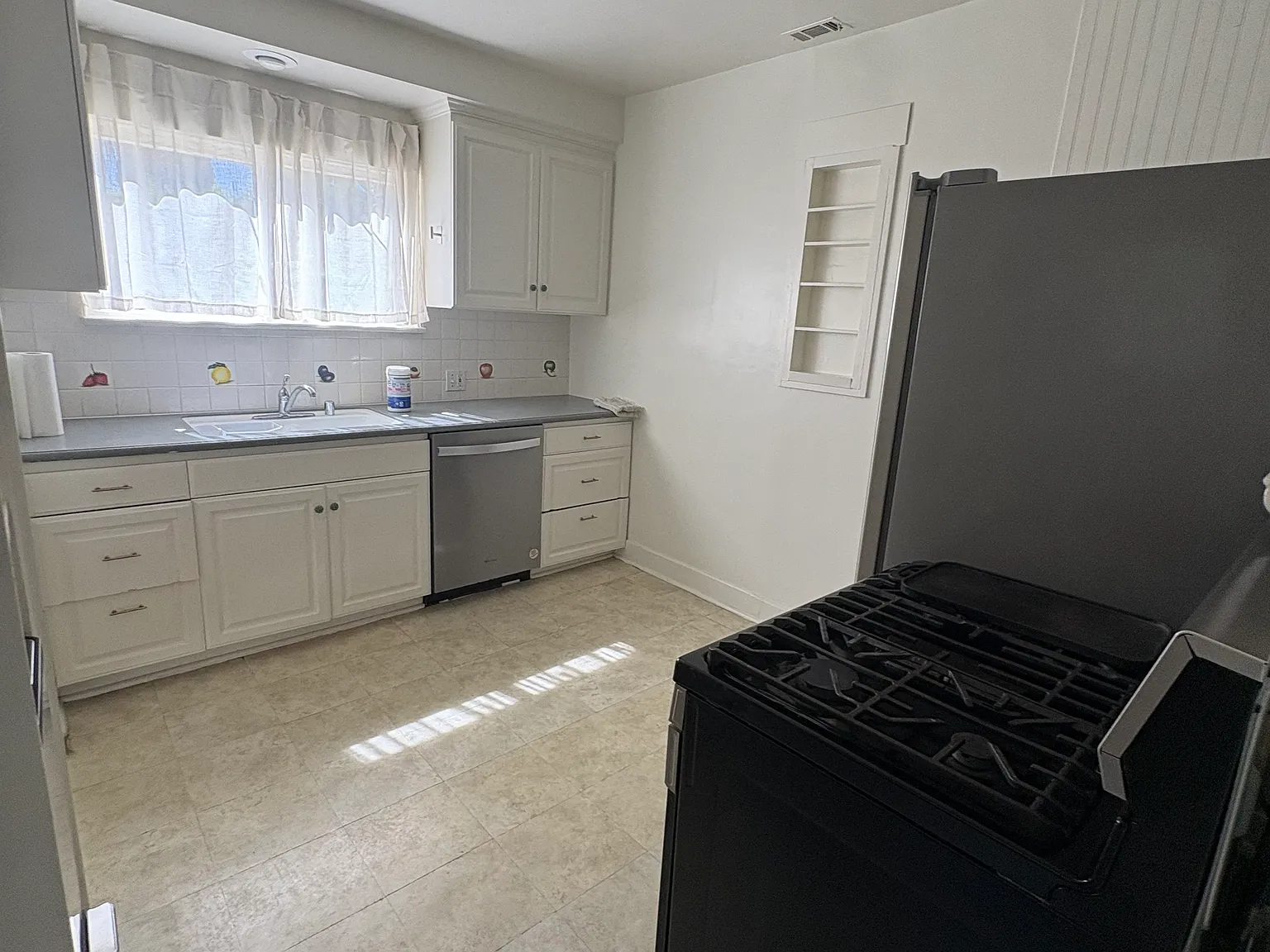 3 bed, $7,000 — Photo 4