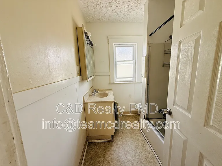 10749 Hull Ave — Photo 10