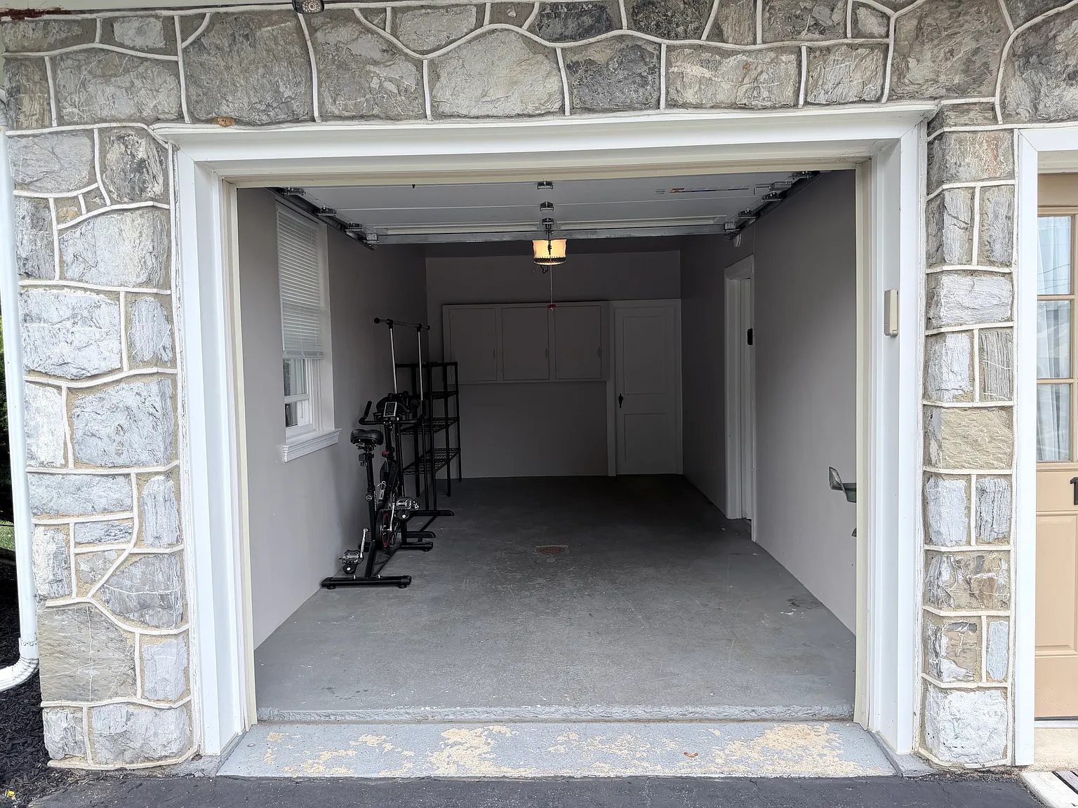 2 bed, 1120 sqft, $1,950 — Photo 4