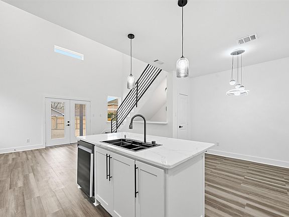 4th image of 4448 Marcell Ave