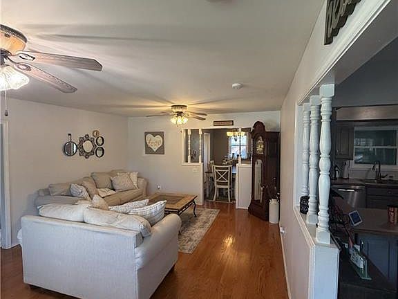 3rd image of 33655 Hillcrest St