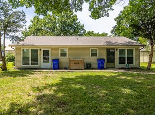 610 NW Fieldcrest Dr, Lees Summit, MO 64081