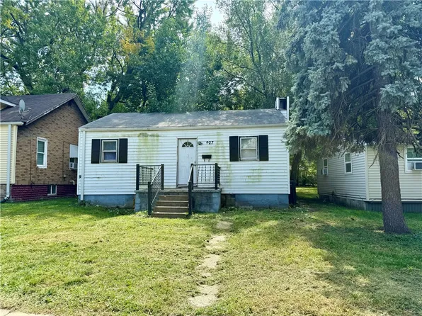 927 E Harrison Ave, Decatur, IL 62526