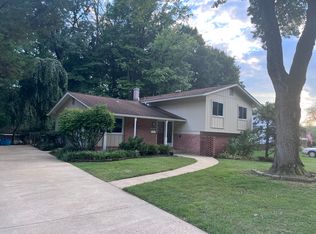 10207 Cardinal Rd, Fairfax, VA 22030