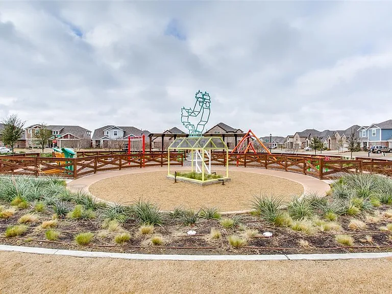 4031 Heatherton Dr — Photo 16