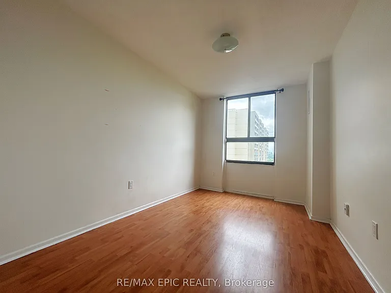 350 Seneca Hill Dr #908 — Photo 8