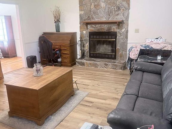 5th image of 109 Southfork Dr
