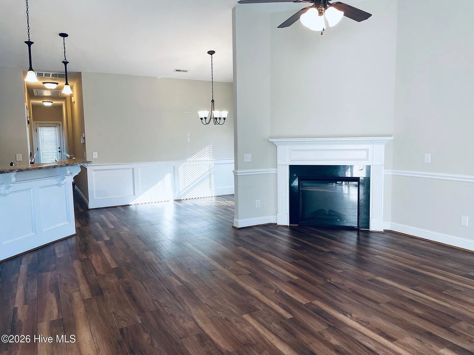3 bed, 2.0 bath, $1,700 — Photo 2