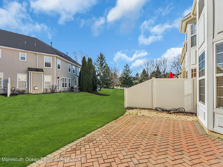 143 Shinnecock Dr — Photo 26