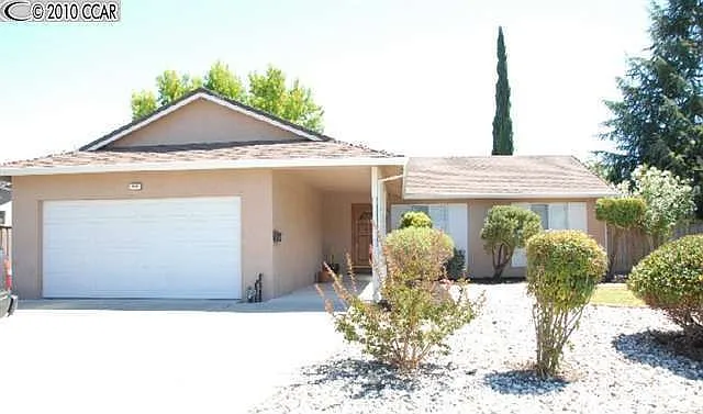 635 Filbert Ct photo 1