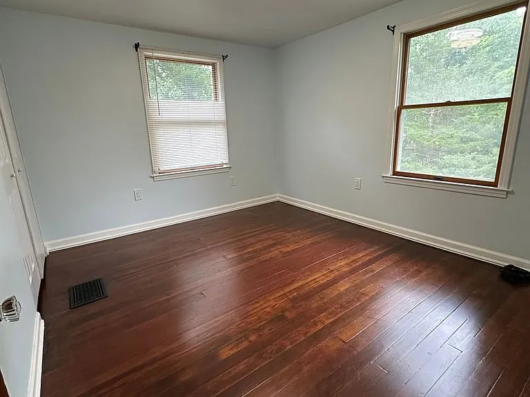 541 W Jersey Ave — Photo 14