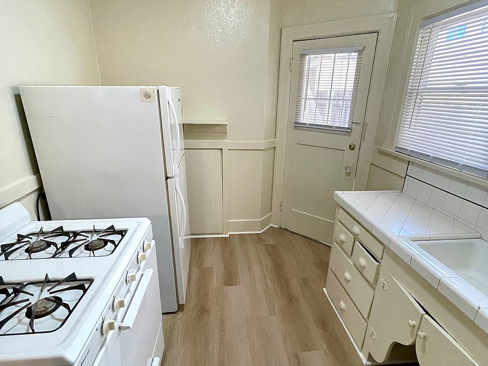 1st image of 2106 E Bermuda St #103