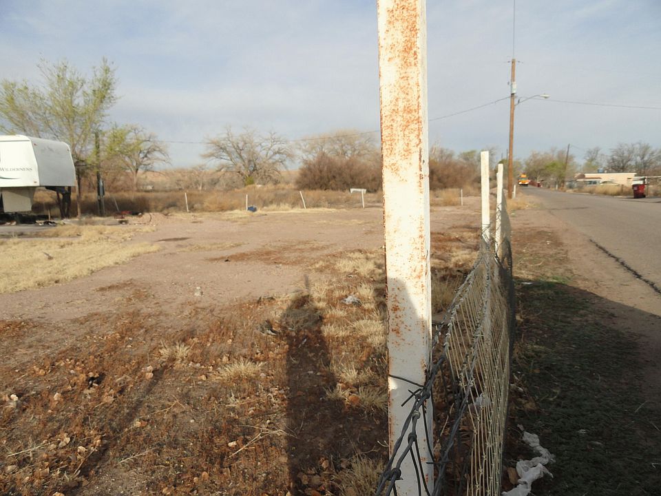 2nd image of 205 Vivian Rd