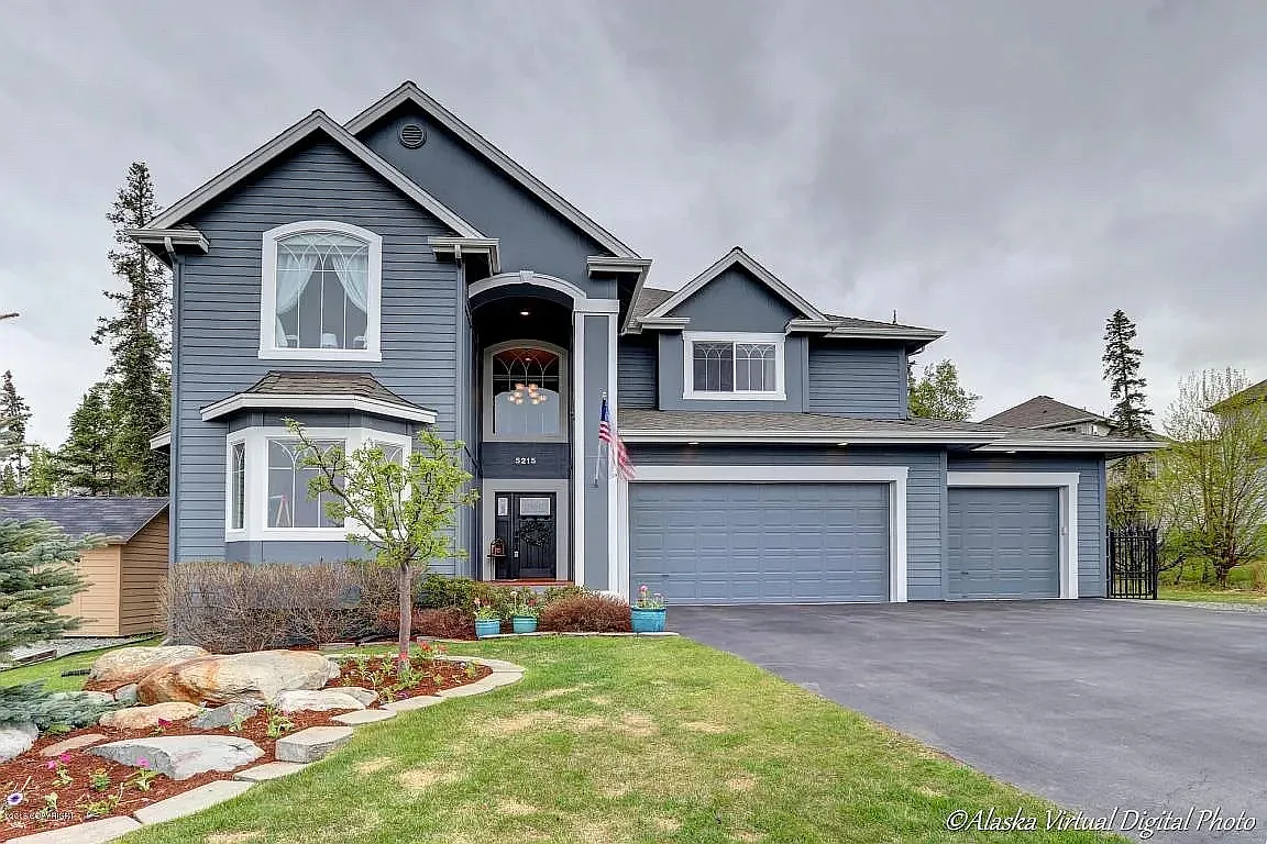 5215 Cape Seville Dr — Photo 1