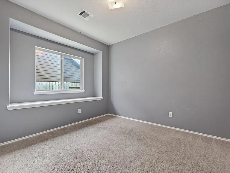 2519 Northern Great White Ct — Photo 26