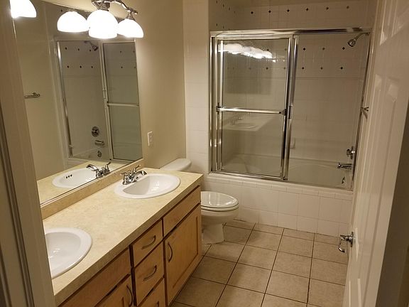 3rd image of 12745 Moorpark St APT 309