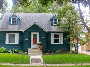 256 N Crescent Dr, Mason City, IA 50401