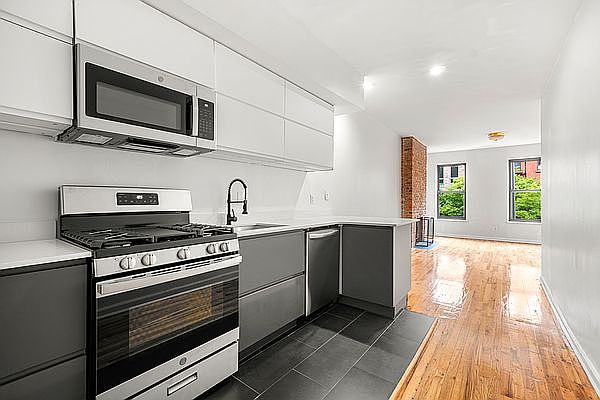 1st image of 728 Sackett St APT 2R