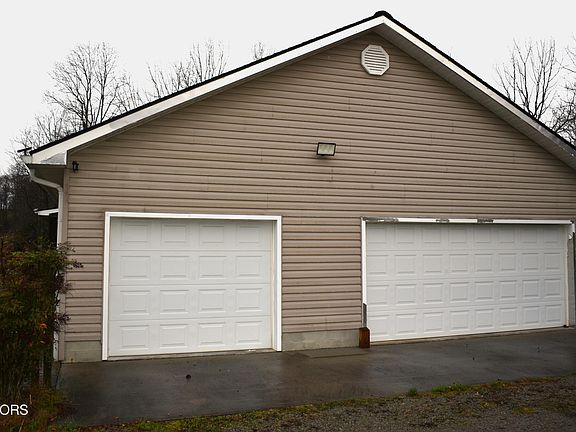 4th image of 1847 Mount Zion Rd