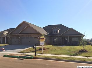 21 Queensland Dr, Huntsville, AL 35824