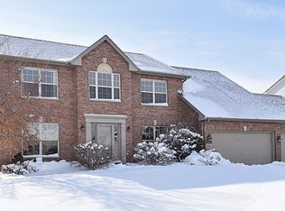 1061 Vineyard Ln, Aurora, IL