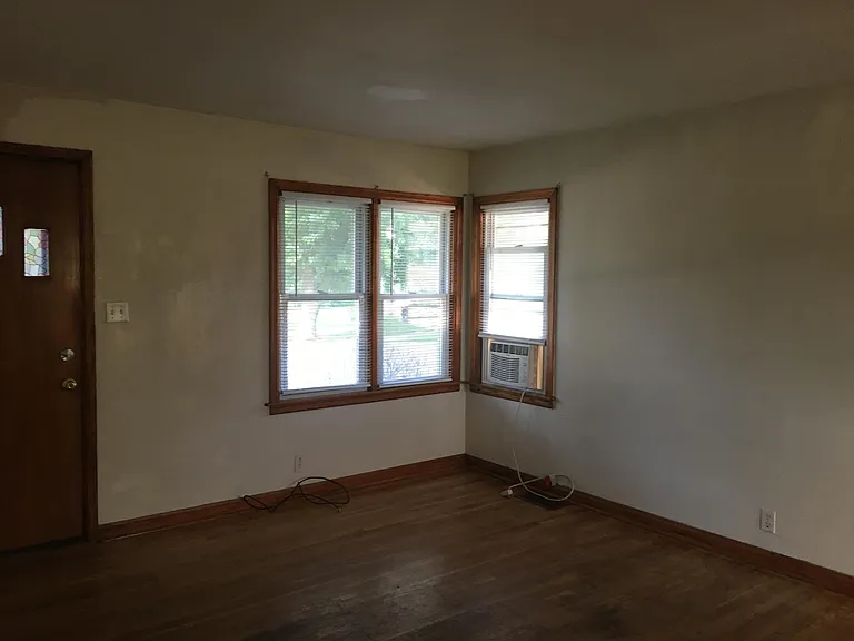 203 Bernard St — Photo 2