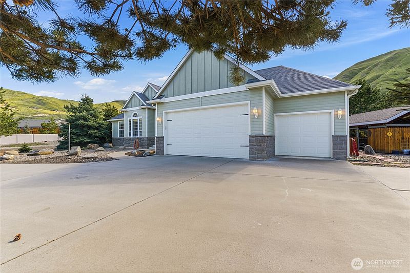 3rd image of 308 Kray Ike Court