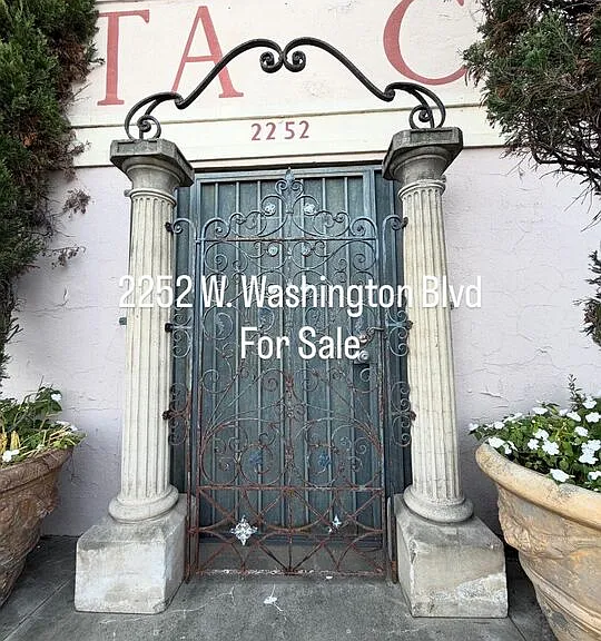 2252 W Washington Blvd — Photo 1