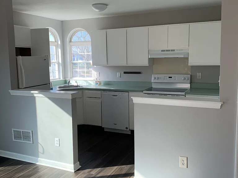 203 Academy Ln — Photo 3