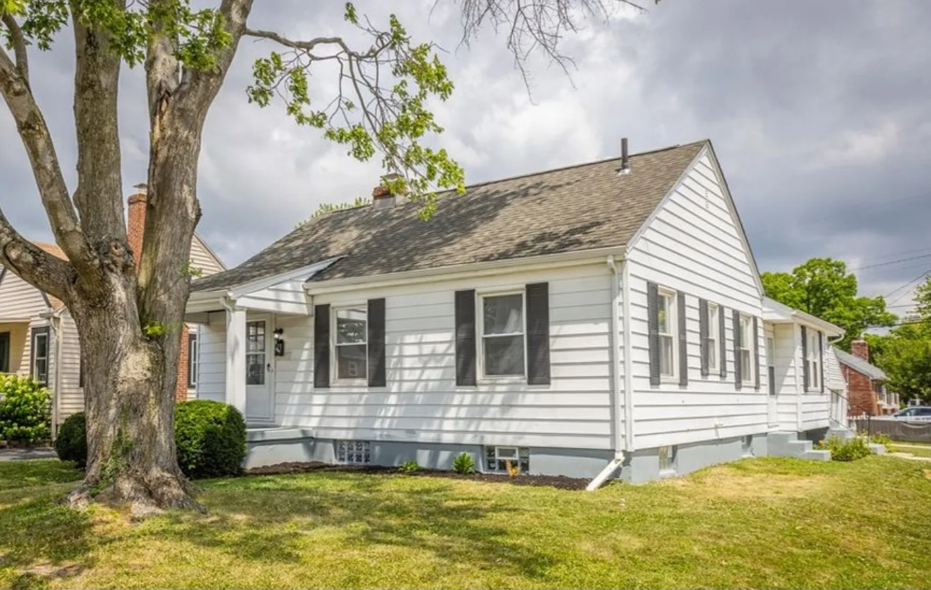 3121 Delaine Ave — Photo 1