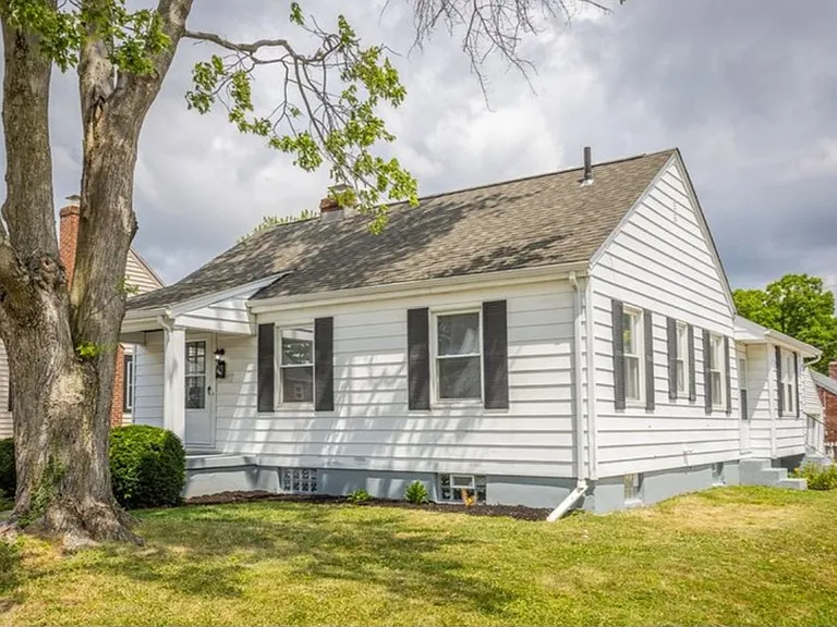 3121 Delaine Ave — Photo 1