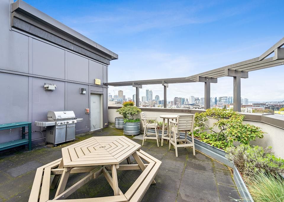 Rooftop Deck