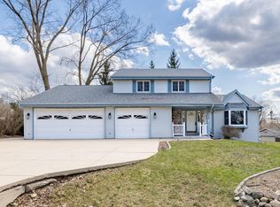 629 Highview Dr, Slinger, WI 53086
