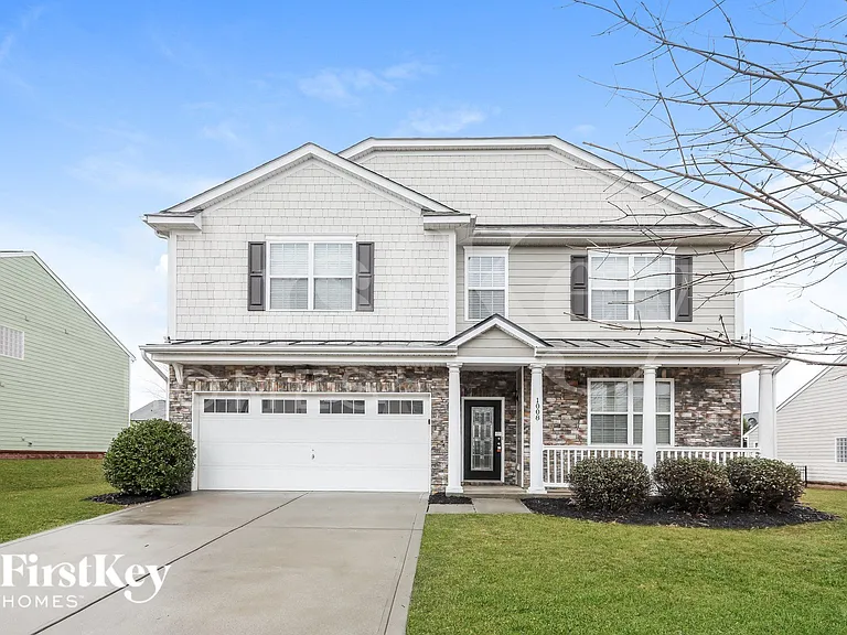 1008 Rural Farm Rd — Photo 1