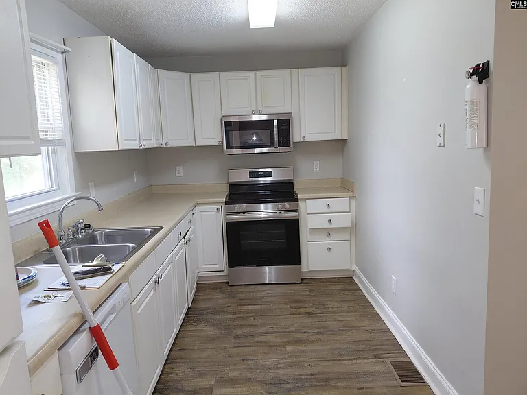 2446 Watson St #D — Photo 6