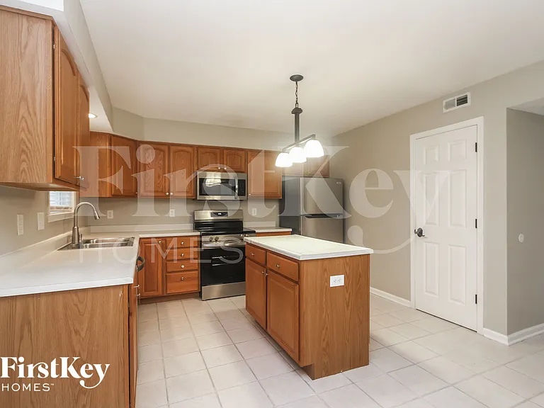 7203 Tresa Dr — Photo 8