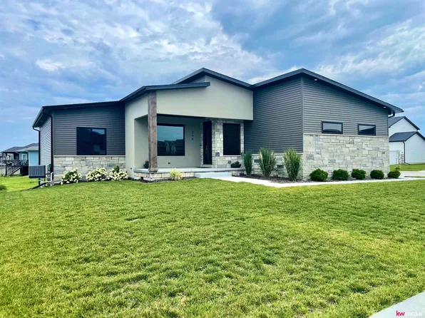 740 W Panorama Rd, Lincoln, NE 68523
