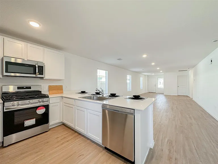 1444 Las Cuevas Dr — Photo 12