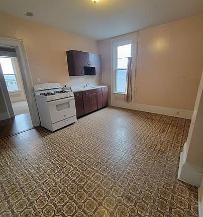 5th image of 827 N Oakland St #827.5