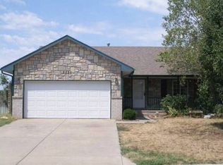 2225 N Horseshoe Cir, Derby, KS 67037