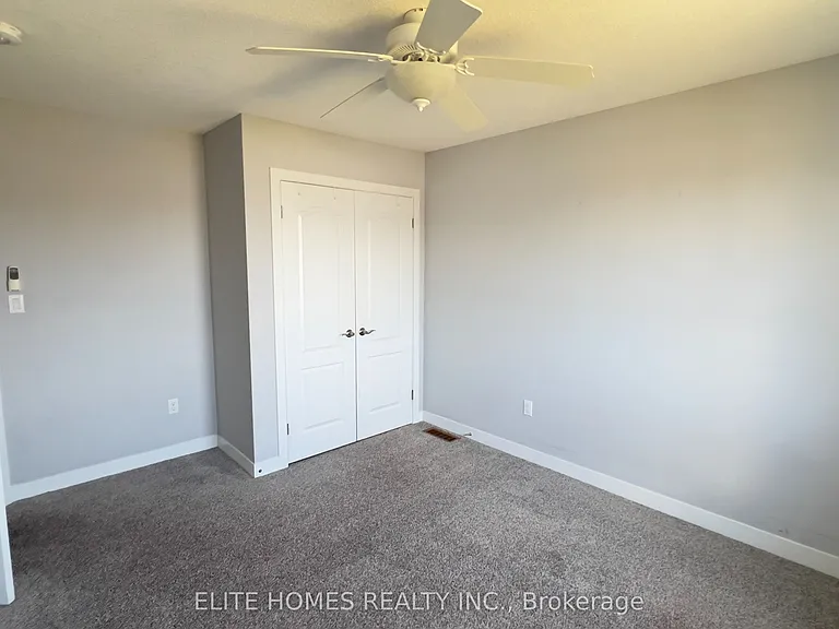 1942 Foxridge Cres — Photo 15