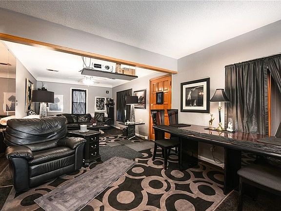 5th image of 98 Talbot Dr