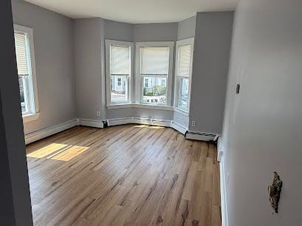 26-28 Essex Cir #26-1
