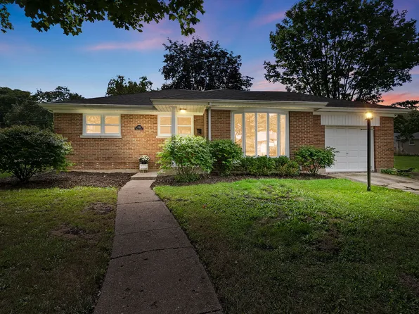 340 James Ave, Mundelein, IL 60060