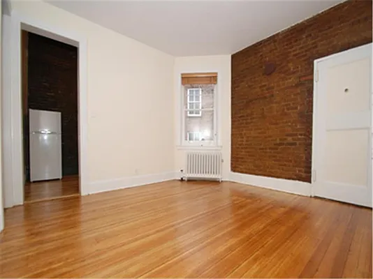 Rented by Buchbinder & Warren | media 22