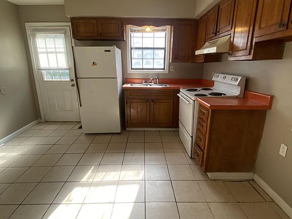 5th image of 116 Eastlawn Dr #1