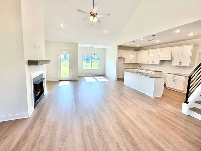 7425 Newbury Dr — Photo 2