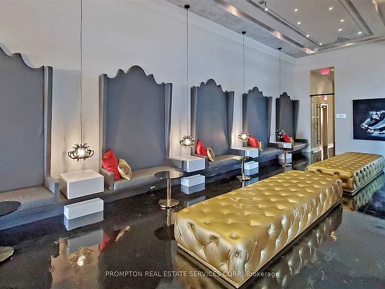197 Yonge St #4407 — Photo 30